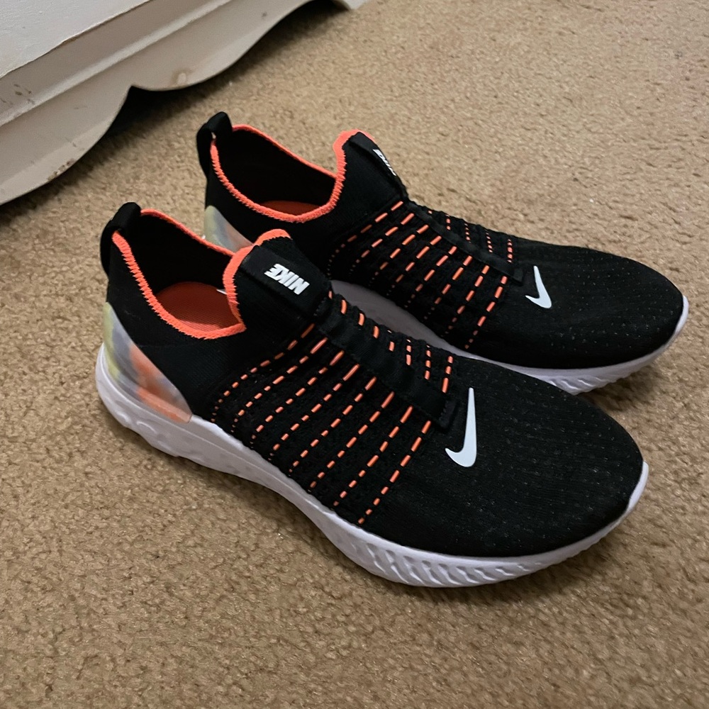 Nike slip on sneaker